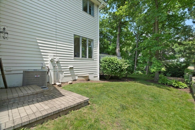 7488 Bittersweet Dr, Gurnee, IL 60031 - view of grassy yard with a patio area