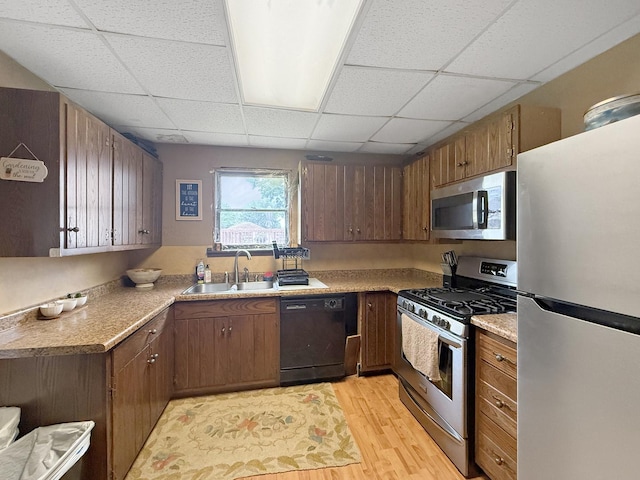 1260 W Palmer St, Freeport, IL 61032 - photo 2