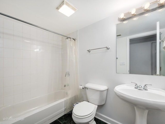 4411 N Beacon St Unit G, Chicago, IL 60640 - full bathroom featuring baseboards and shower / bath combo