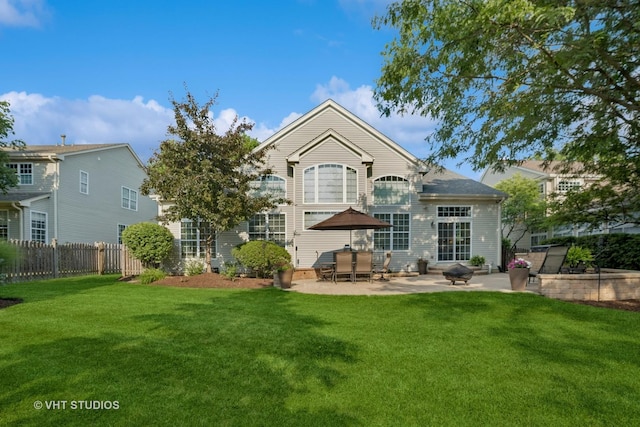424 Bluegrass Ln, Geneva, IL 60134 - back of house featuring a patio area