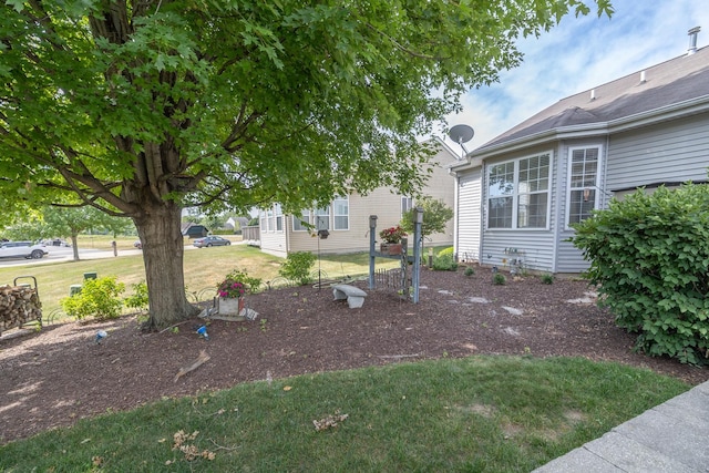 424 Riverbend Dr, Genoa, IL 60135 - view of green lawn