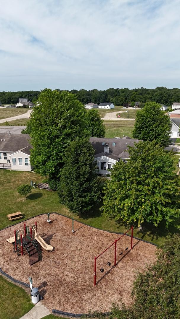 424 Riverbend Dr, Genoa, IL 60135 - drone / aerial view