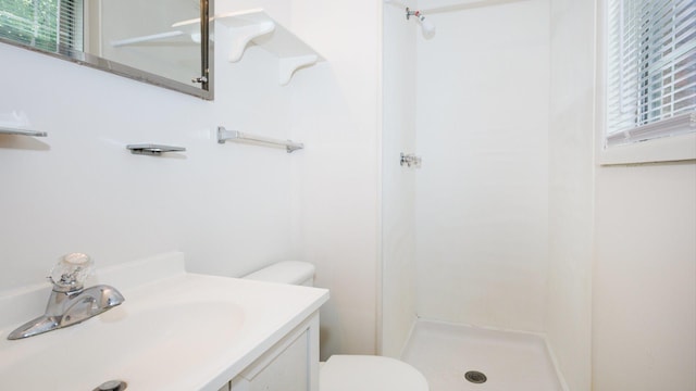 17 Kingswood Dr, Normal, IL 61761 - full bath featuring a shower and vanity