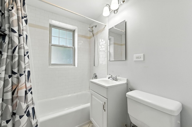 2611 W Rosemont Ave Unit A, Chicago, IL 60659 - bathroom featuring shower / bathtub combination with curtain and vanity