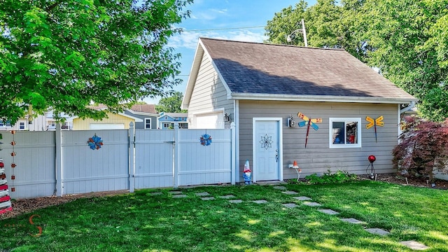 1315 W Jackson St, Ottawa, IL 61350 - garage featuring a gate