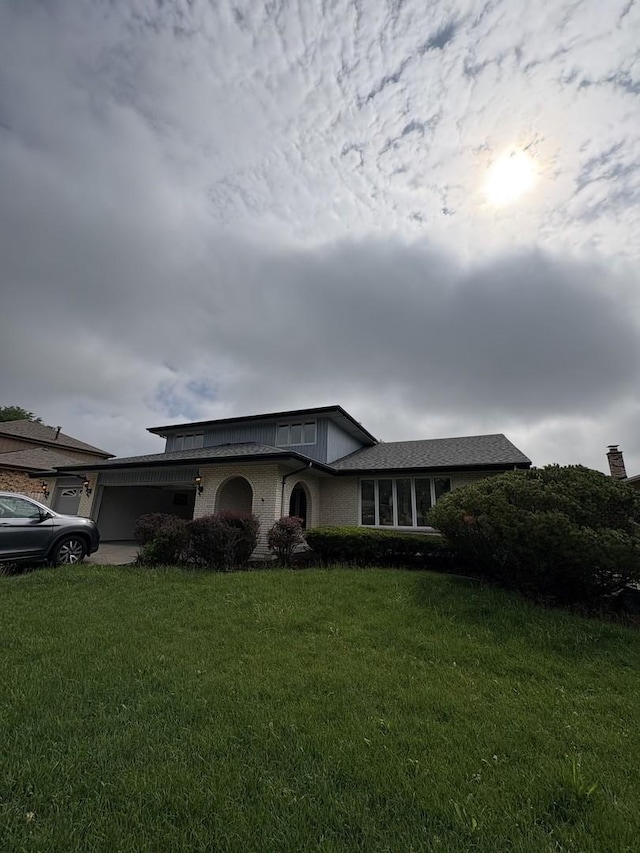 13623 S 84th Ave, Orland Park, IL 60462 - tri-level home with a garage and a front lawn