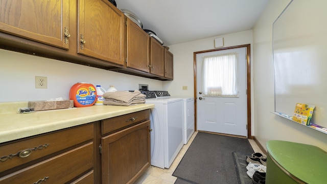 10245 W Penn Cor, Polo, IL 61064 - laundry area with cabinet space and washer and dryer
