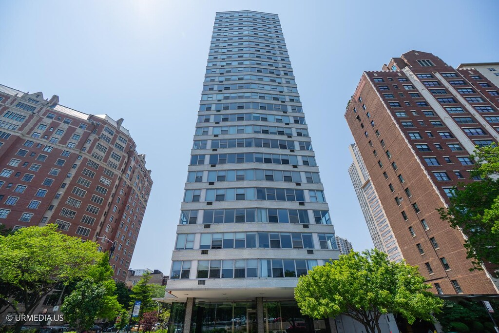 3900 N Lake Shore Dr Unit 3E, Chicago, IL 60613 - photo 1