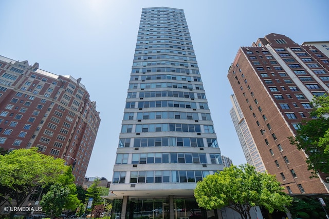 3900 N Lake Shore Dr Unit 3E, Chicago, IL 60613 - view of building exterior