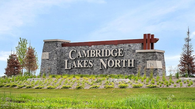 1095 Savannah Ln, Pingree Grove, IL 60140 - view of community sign