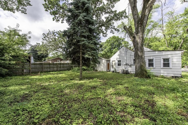 221 Kenwood Dr, Round Lake Park, IL 60073 - view of yard