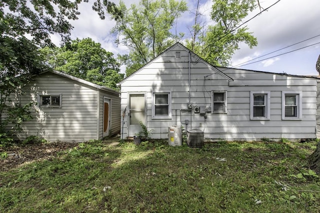 221 Kenwood Dr, Round Lake Park, IL 60073 - back of property