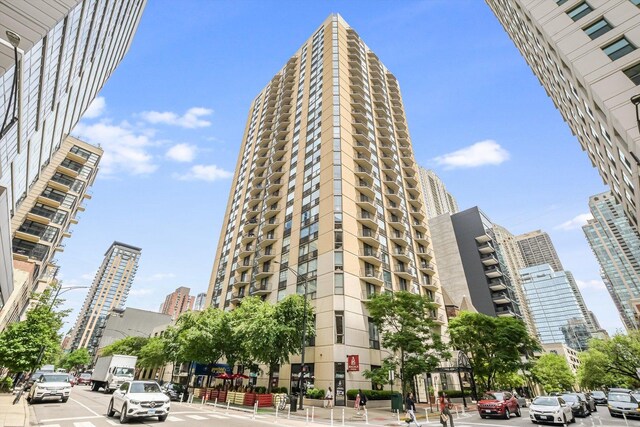 70 W Huron St Unit 406, Chicago, IL 60654 - photo 1