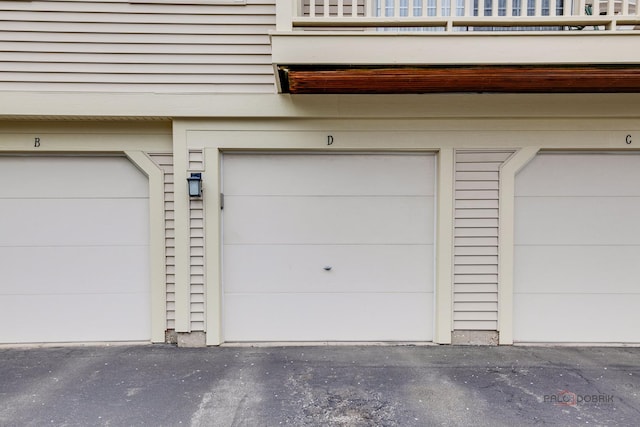 1186 Ballantrae Pl Unit D, Mundelein, IL 60060 - view of garage