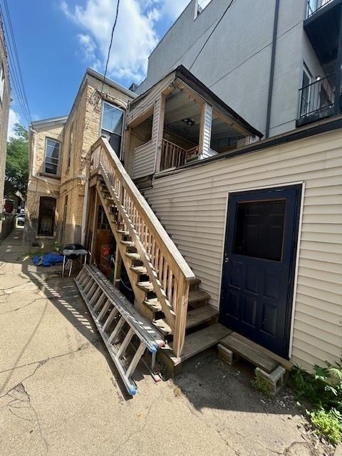 2431 W Thomas St, Chicago, IL 60622 - doorway to property