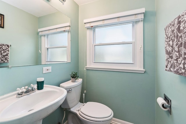 5754 150th St, Oak Forest, IL 60452 - bathroom with a sink and toilet
