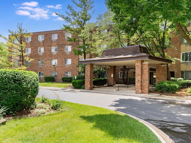 1500 Robin Cir Unit 118, Hoffman Estates, IL 60169 - photo 1