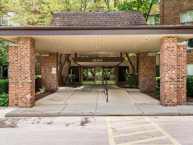 1500 Robin Cir Unit 118, Hoffman Estates, IL 60169 - photo 2