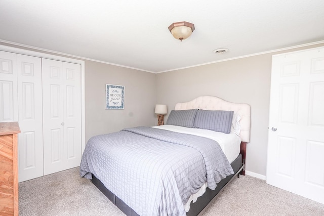 514 E Beaudoin St, Bourbonnais, IL 60914 - bedroom with carpet floors, a closet, and crown molding