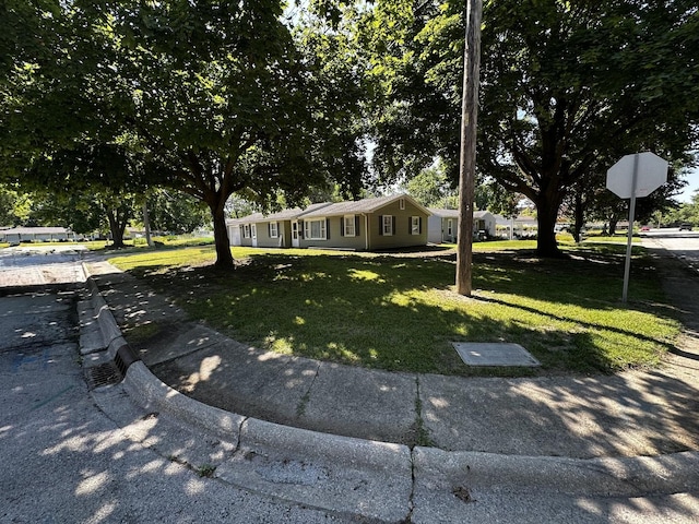 514 E Beaudoin St, Bourbonnais, IL 60914 - ranch-style house with a front yard