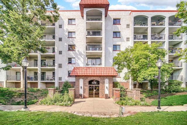 475 Plum Creek Dr Unit 212, Wheeling, IL 60090 - view of apartment building / complex