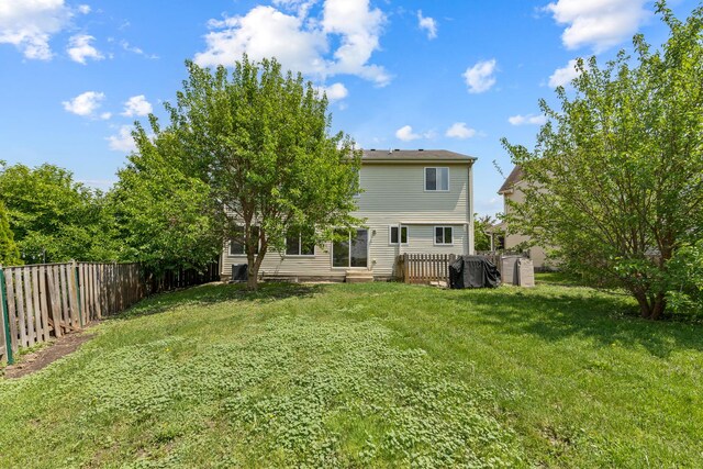 838 Valley Stream Dr, Pingree Grove, IL 60140 - rear view of house featuring a fenced backyard