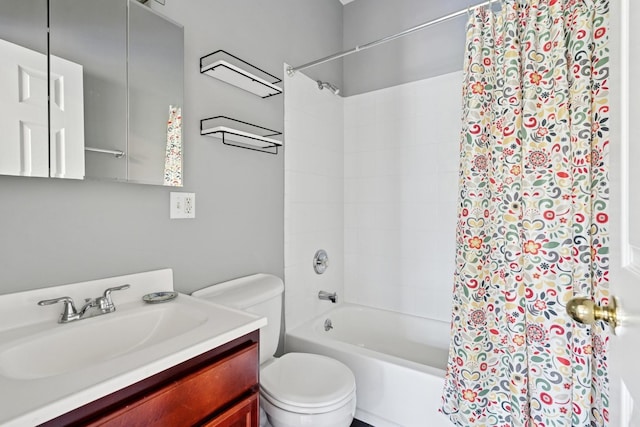 715 E 62nd St Unit 3, Chicago, IL 60637 - full bathroom featuring shower / bathtub combination with curtain and vanity