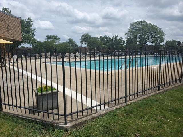 2275 Country Club Dr Unit 23, Woodridge, IL 60517 - photo 3