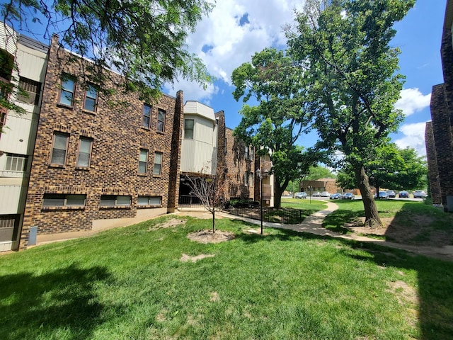 2275 Country Club Dr Unit 23, Woodridge, IL 60517 - photo 6
