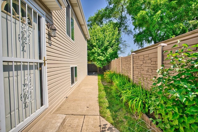 3108 141st St, Blue Island, IL 60406 - view of side of property with a fenced backyard