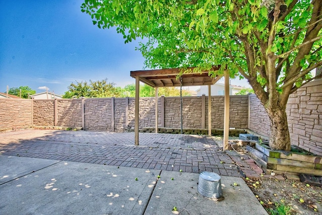 3108 141st St, Blue Island, IL 60406 - fenced backyard with a patio area