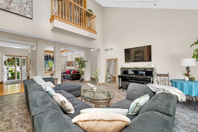 16813 Cardinal Dr, Orland Park, IL 60467 - living area with a towering ceiling