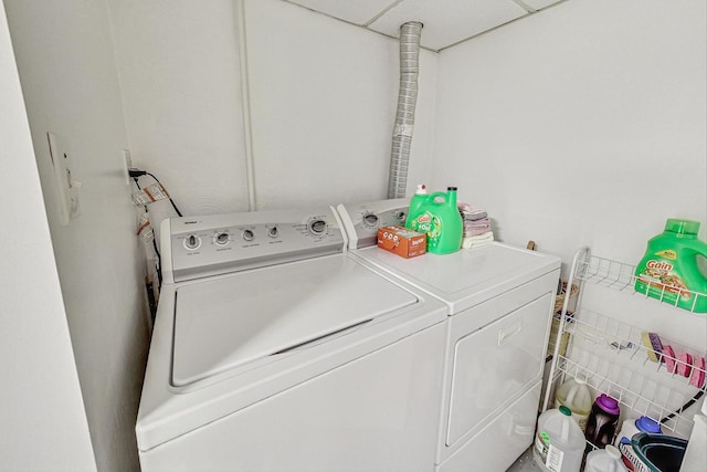 11531 S S Ave J, Chicago, IL 60617 - laundry room featuring washing machine and clothes dryer