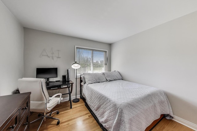 920 N Lakeside Dr Unit 1D, Vernon Hills, IL 60061 - bedroom featuring wood finished floors and an office area