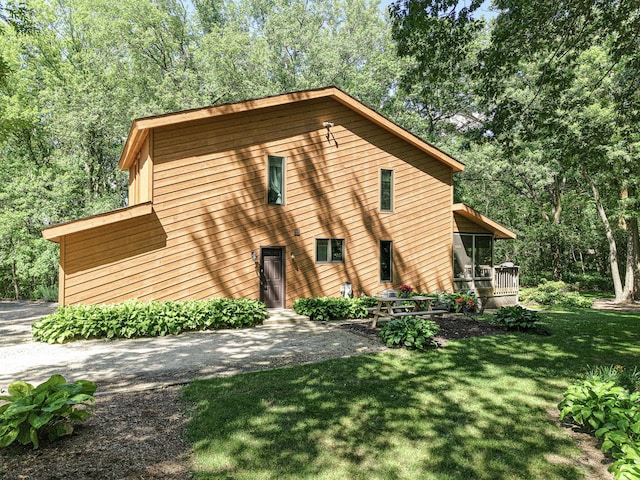 45W984 Mcdonald Rd, Hampshire, IL 60140 - view of front of property featuring a front lawn