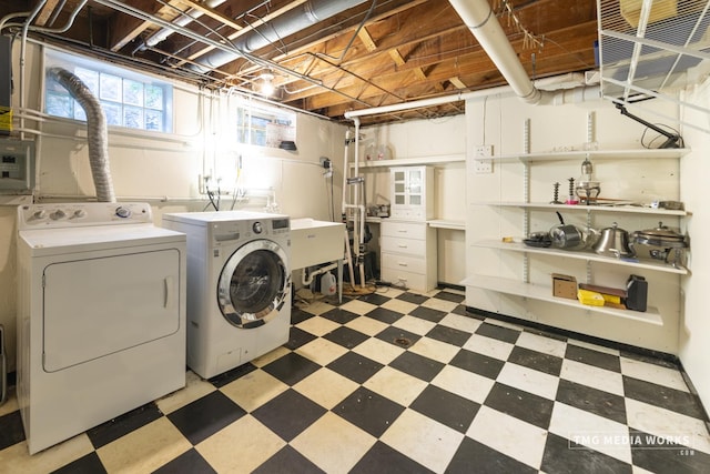 3S138 Park Blvd, Glen Ellyn, IL 60137 - laundry room featuring washing machine and clothes dryer and light flooring