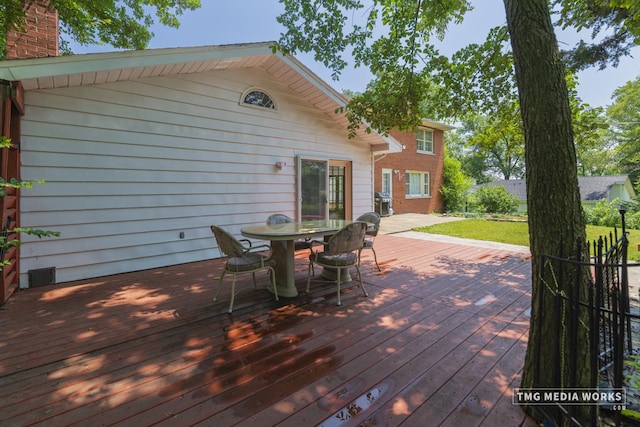 3S138 Park Blvd, Glen Ellyn, IL 60137 - deck with outdoor dining space