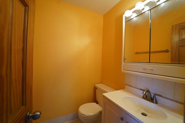 1460 Fairlane Dr Unit 119, Schaumburg, IL 60193 - bathroom featuring vanity and backsplash