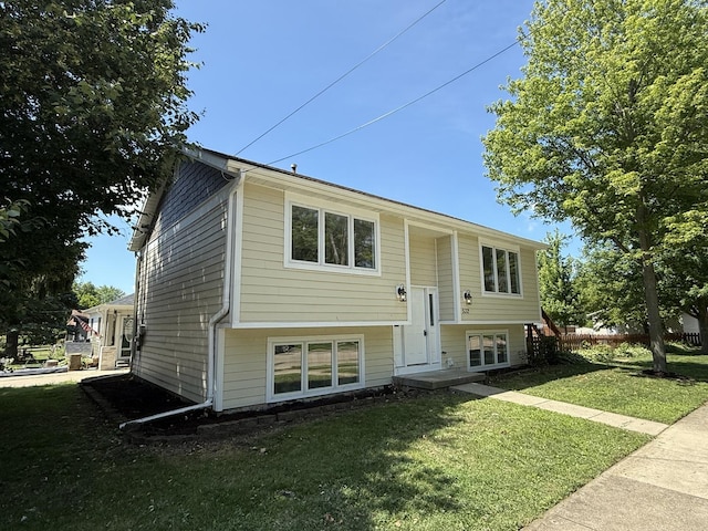 532 Harvey St, Dekalb, IL 60115 - photo 2
