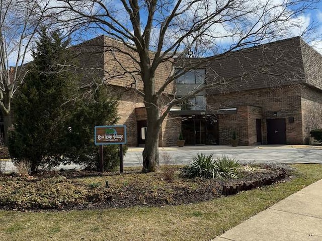 907 S Williams St Unit 210, Westmont, IL 60559 - photo 1