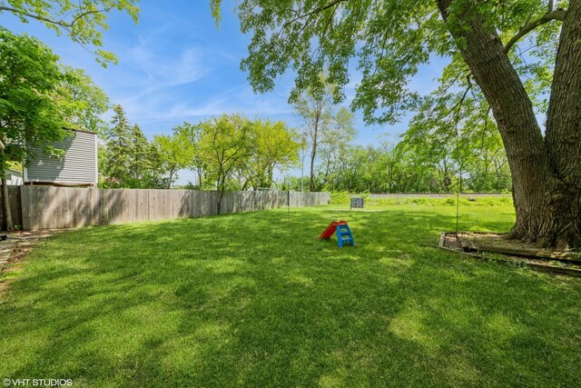 235 S Warrington Rd, Des Plaines, IL 60016 - view of yard
