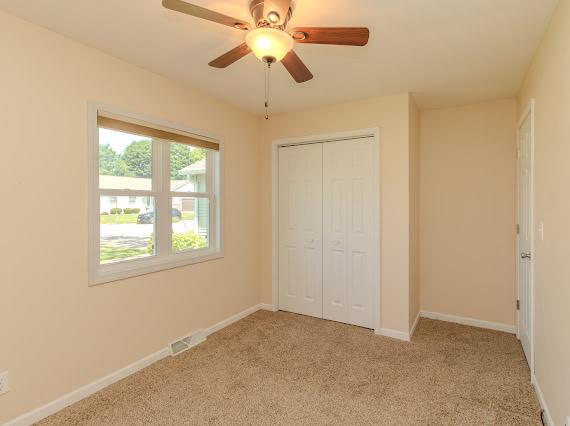 412 Holly Dr, Lincoln, IL 62656 - photo 13