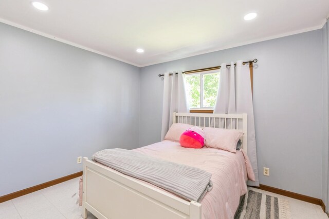 15246 S Millard Ave S, Midlothian, IL 60445 - bedroom with recessed lighting and crown molding