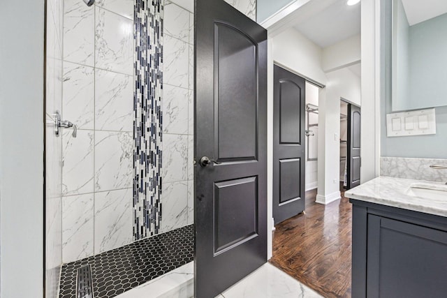 6547 S Langley Ave, Chicago, IL 60637 - bathroom featuring tiled shower and vanity