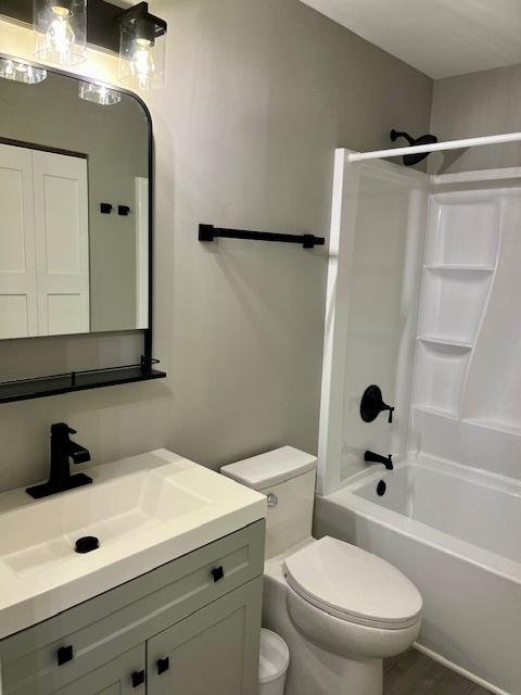 3105 Fox Hill Rd, Aurora, IL 60504 - bathroom featuring vanity and shower / bath combination