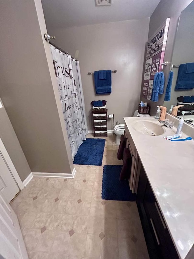 133 Heather Glen Dr Unit 133, Aurora, IL 60504 - bathroom with vanity, a shower with shower curtain, and tile patterned flooring