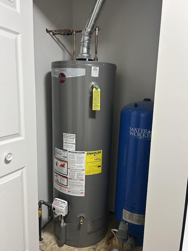 5309 Cleveland Dr, Mchenry, IL 60050 - utilities featuring gas water heater