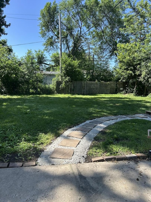 5309 Cleveland Dr, Mchenry, IL 60050 - view of yard