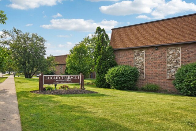 493 Mchenry Rd Unit 1B, Wheeling, IL 60090 - community sign with a yard