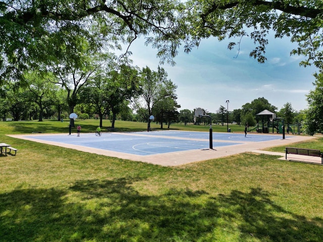 260 N Charlotte St, Lombard, IL 60148 - view of basketball court featuring community basketball court and a yard